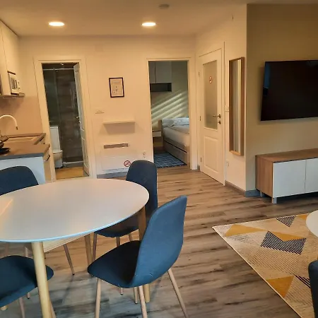 アパート Gondola ヤホリナ